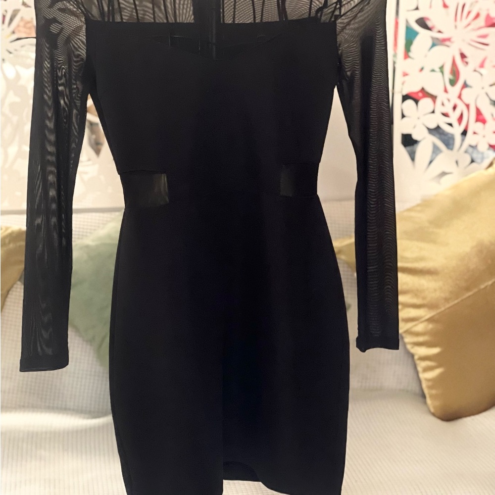 Elegant Black Mesh Sleeve Dress